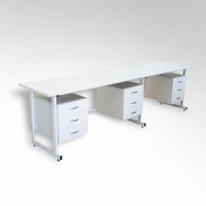 Стол 3-х тумбовый для лабораторных работ 2500*600*850 ЛДСП - fgospostavki.ru - Апрелевка