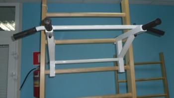 Тренажер турник-брусья навесной на шведскую стенку 1000х600х300 мм - fgospostavki.ru - Апрелевка