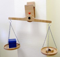 Весы настенные из бука - fgospostavki.ru - Апрелевка